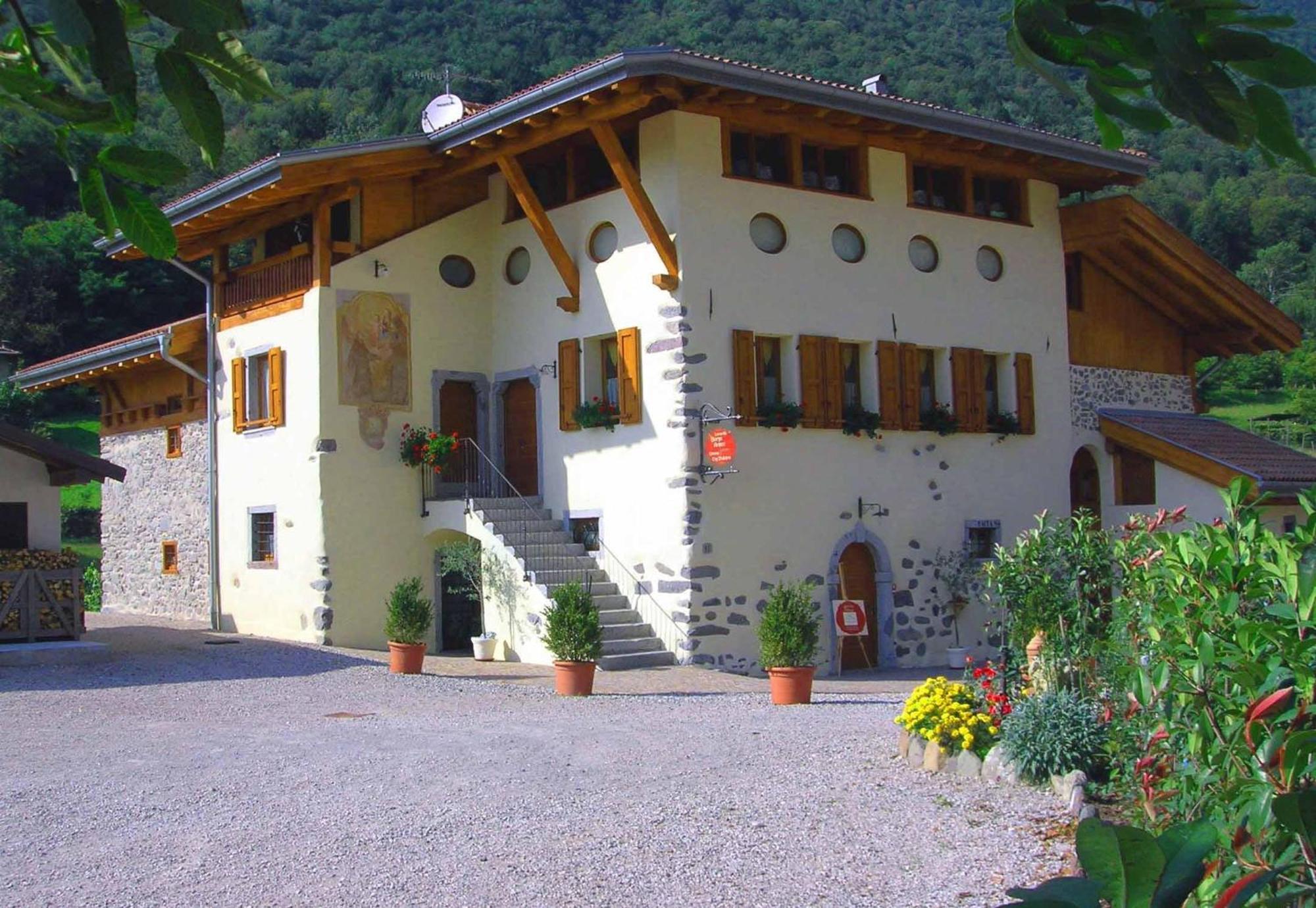 Locanda Borgo Chiese Castel Condino Экстерьер фото
